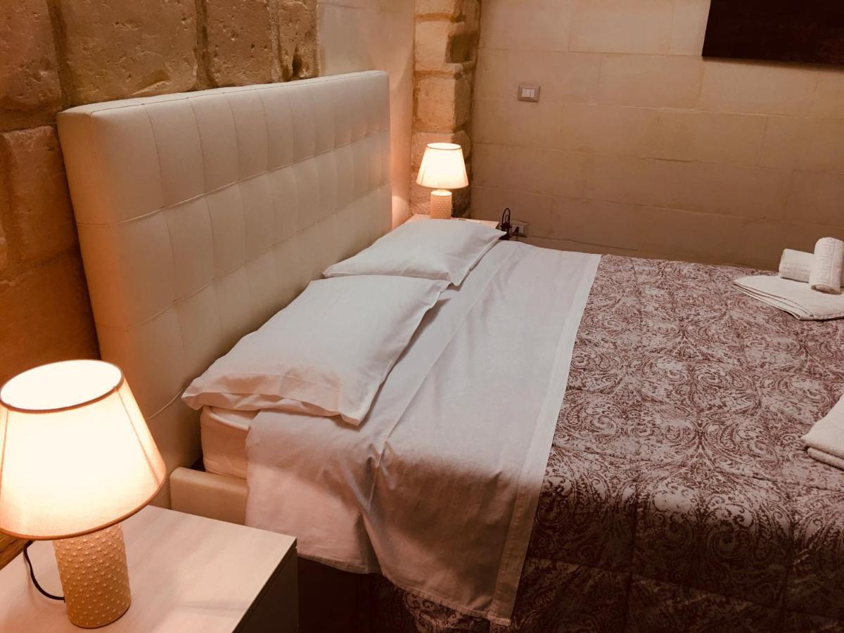 Dimore Di Lecce - La Corte Luaran gambar